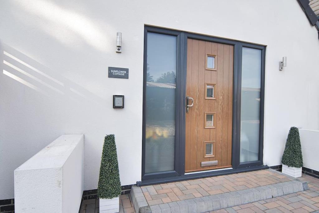 Hoxne Cottages - Sunflower Cottage With Private Hot Tub York Exterior photo